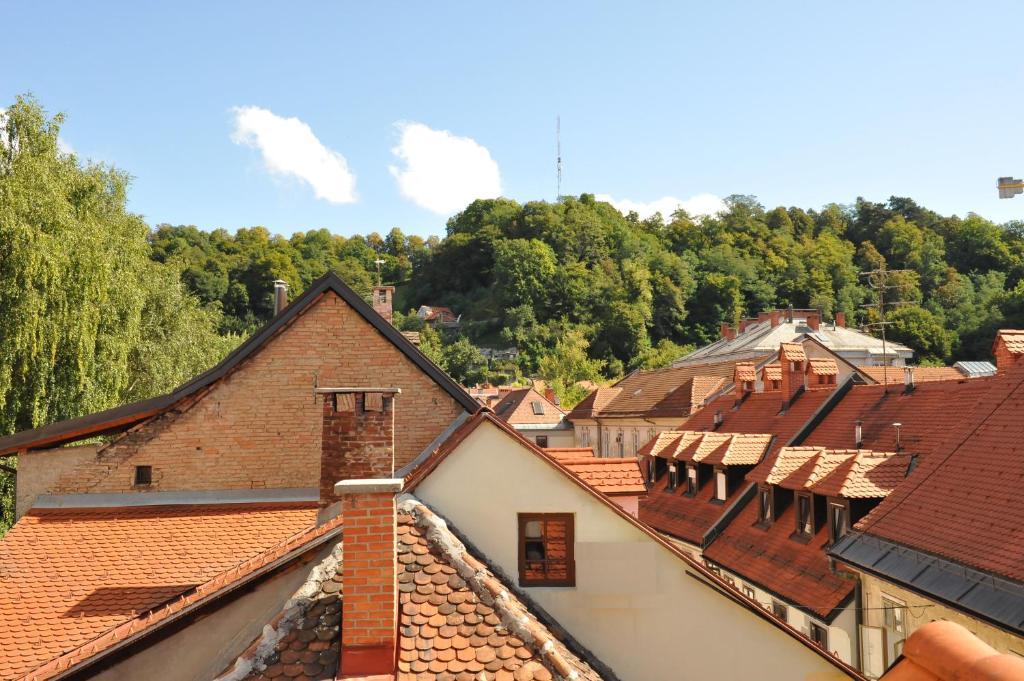 Spacious 2-Bedroom Apartment Zabjak With Ac Tour As Ljubljana Ngoại thất bức ảnh